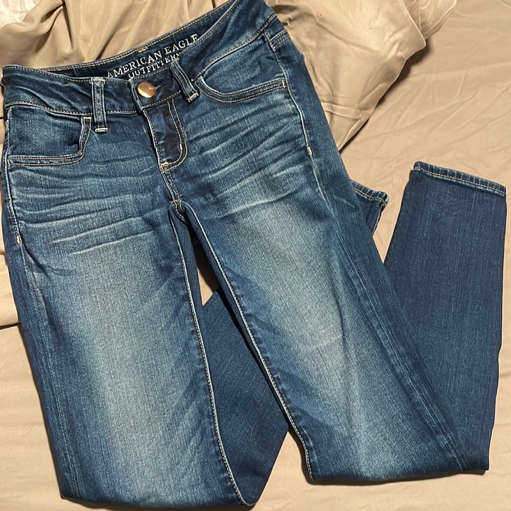 American Eagle- Superlow Jegging